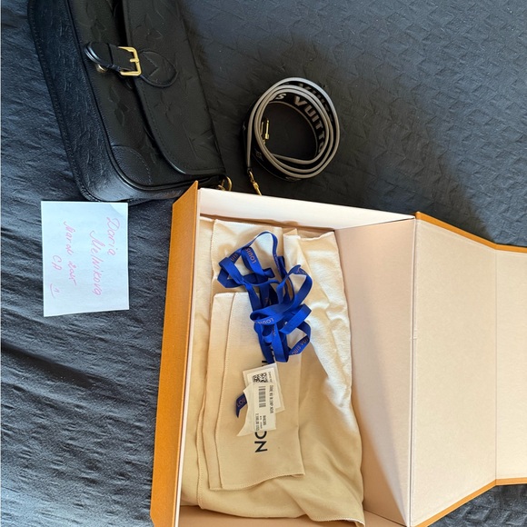 Louis Vuitton Diana bag - Picture 13 of 14